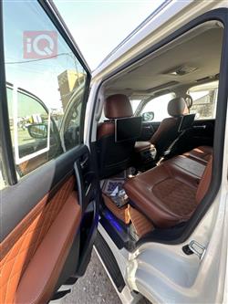 تۆیۆتا لاند کروزەر